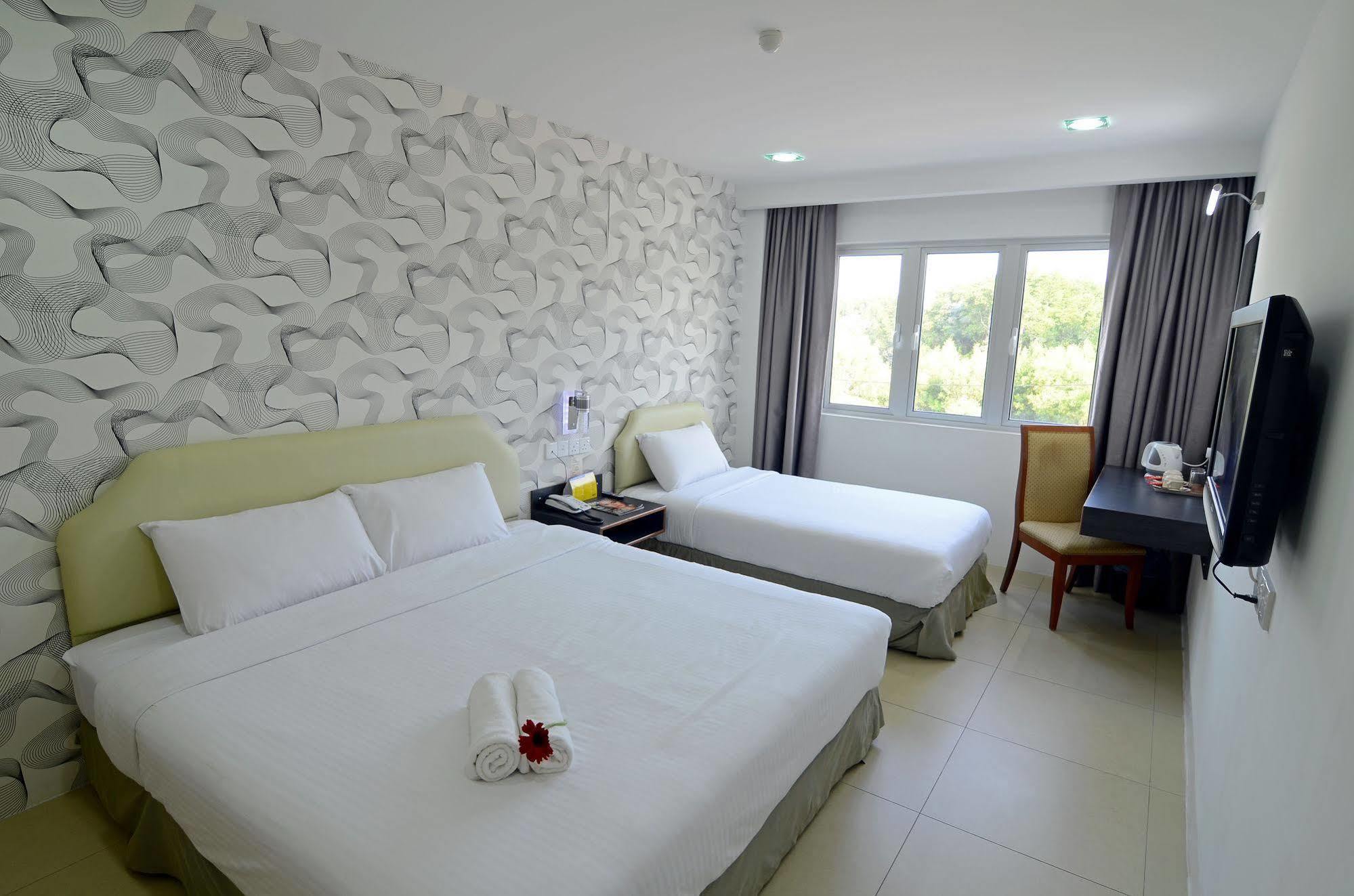 Hotel Avenue Куантан Екстер'єр фото